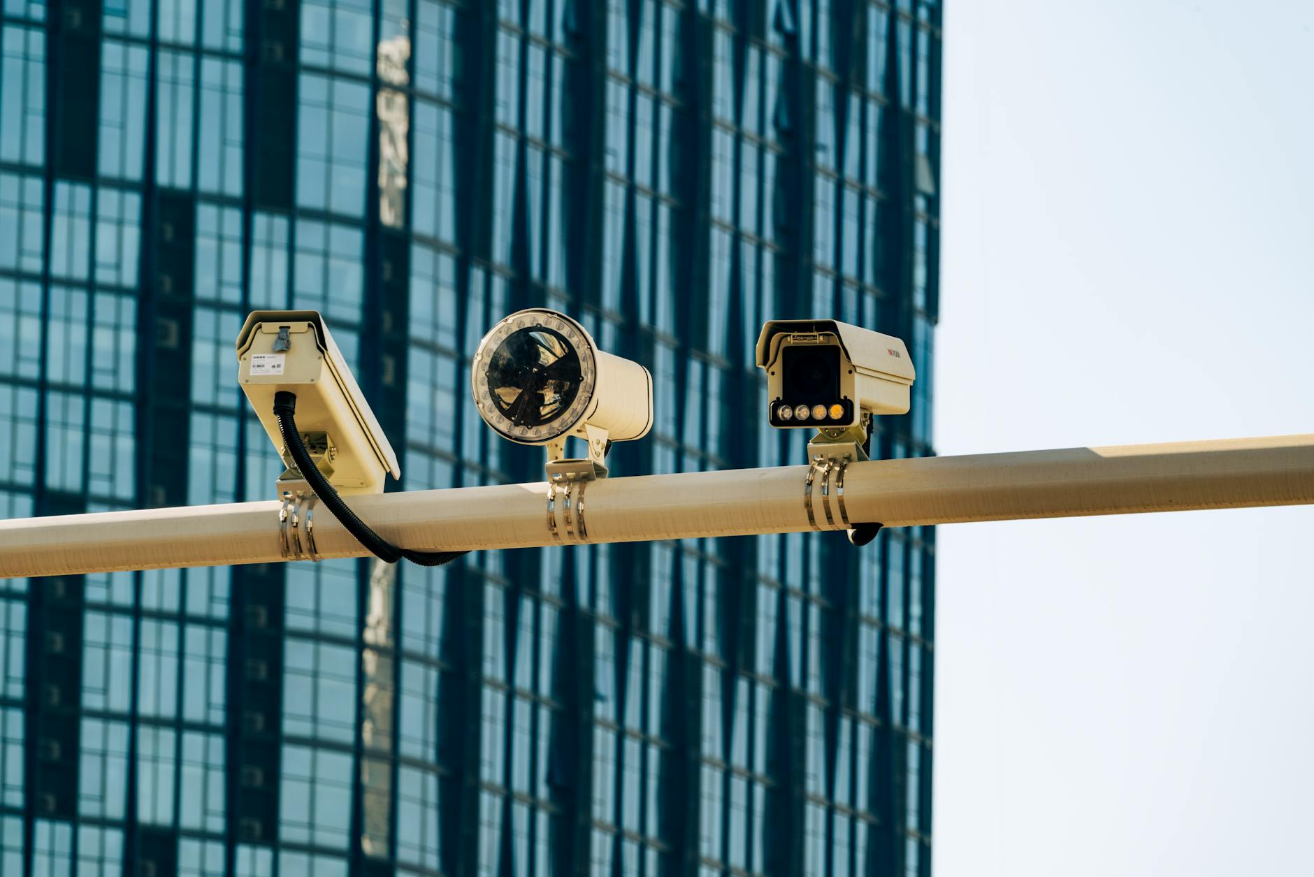 Camera AI nhận diện khuôn mặt ngân hàng: Giải pháp compliance giao dịch