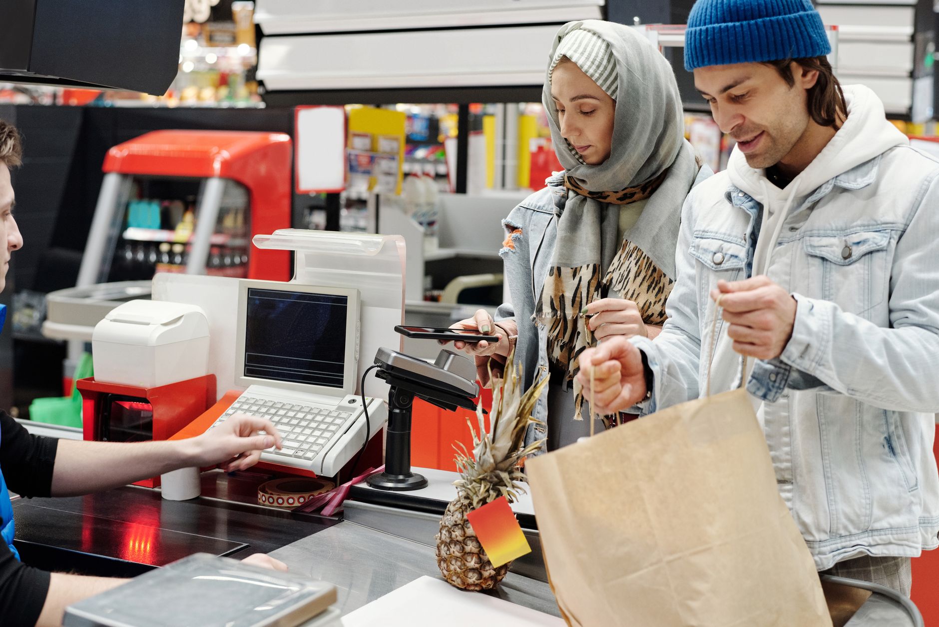 Case study: Chuỗi siêu thị mini Lá Me triển khai footfall counter