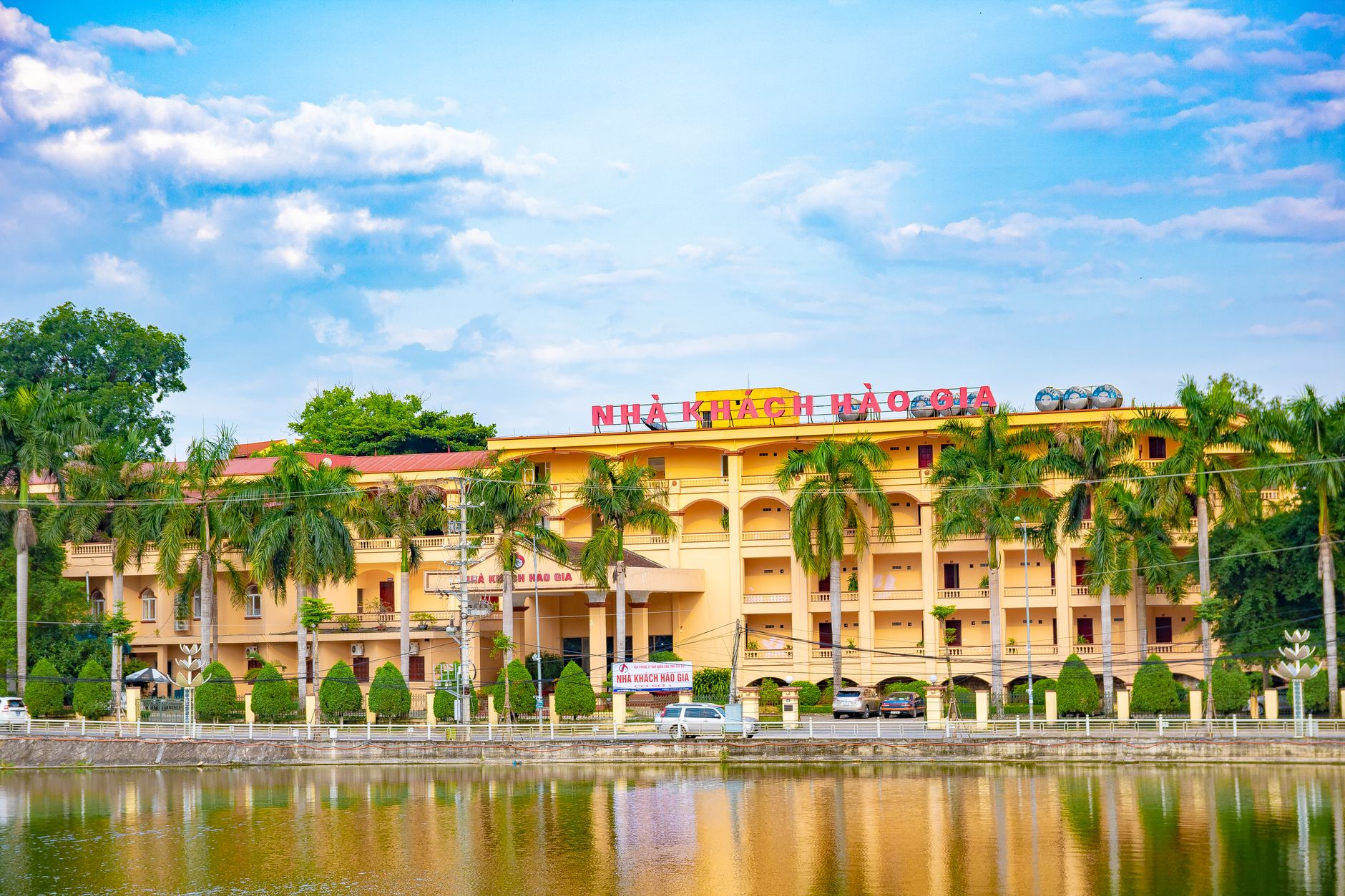 1. Tại sao nhà máy F&B cần đầu tư máy soi tạp chất ngay?