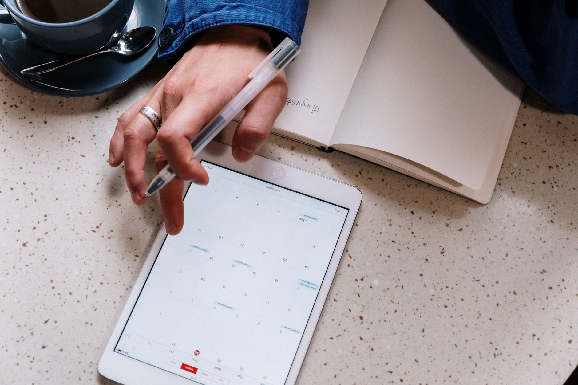 Hướng dẫn tích hợp với Google Calendar và Microsoft Outlook
