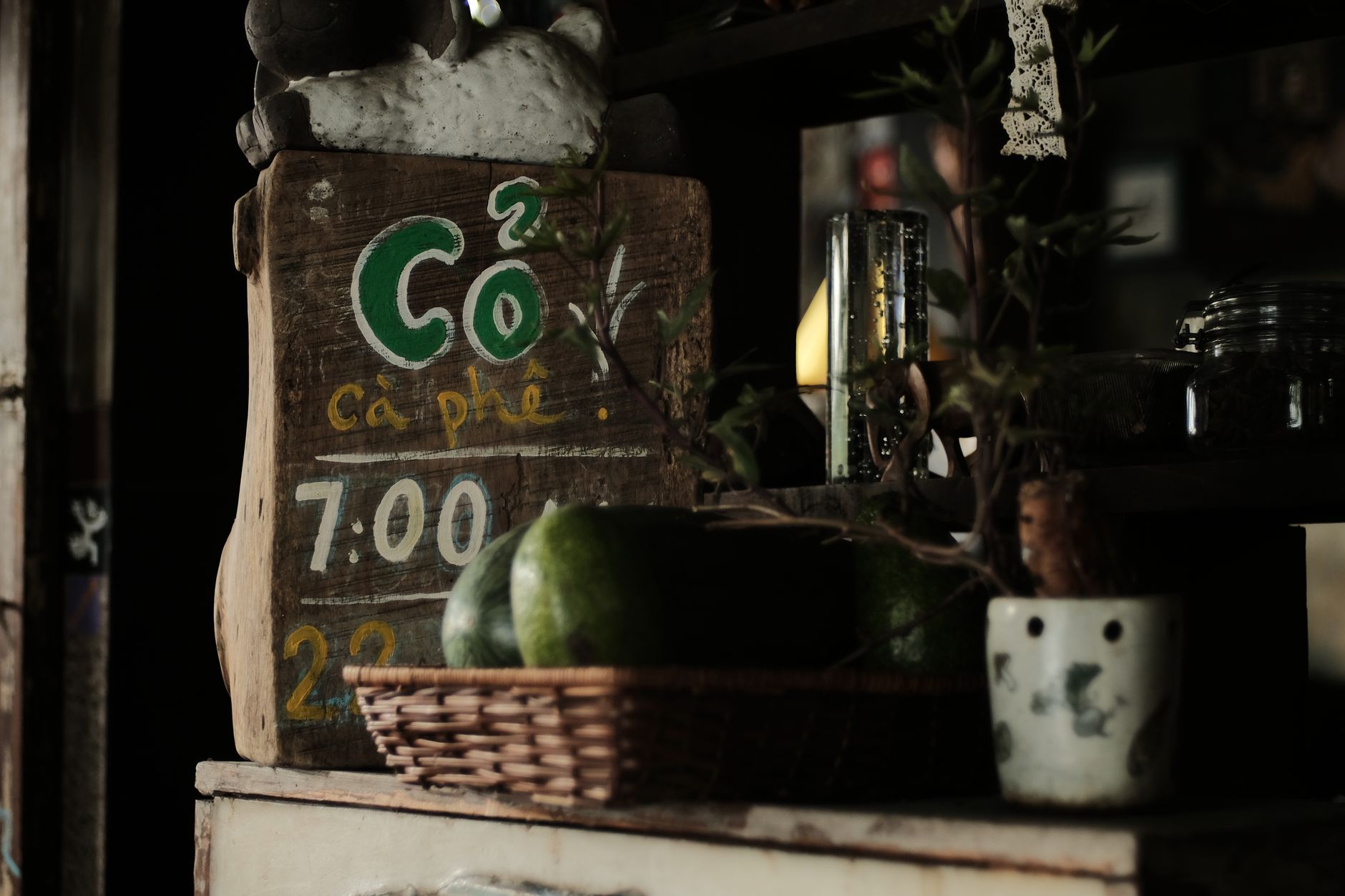 Bảng so sánh: Cửa tự động DIN 18650 vs Cửa thường
