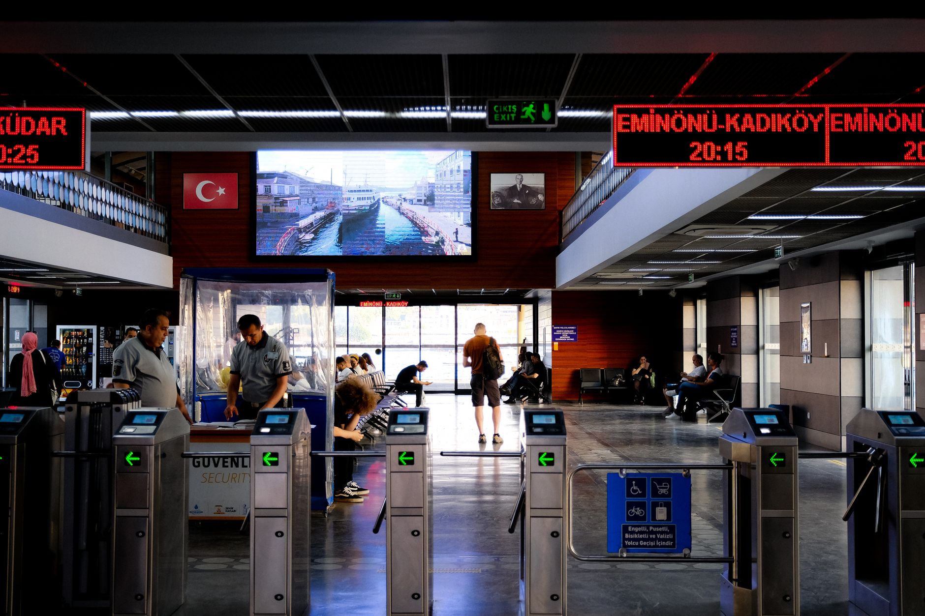 Giải pháp kiểm soát ra vào nhà máy Face ID + Turnstile chống Time Theft 2026