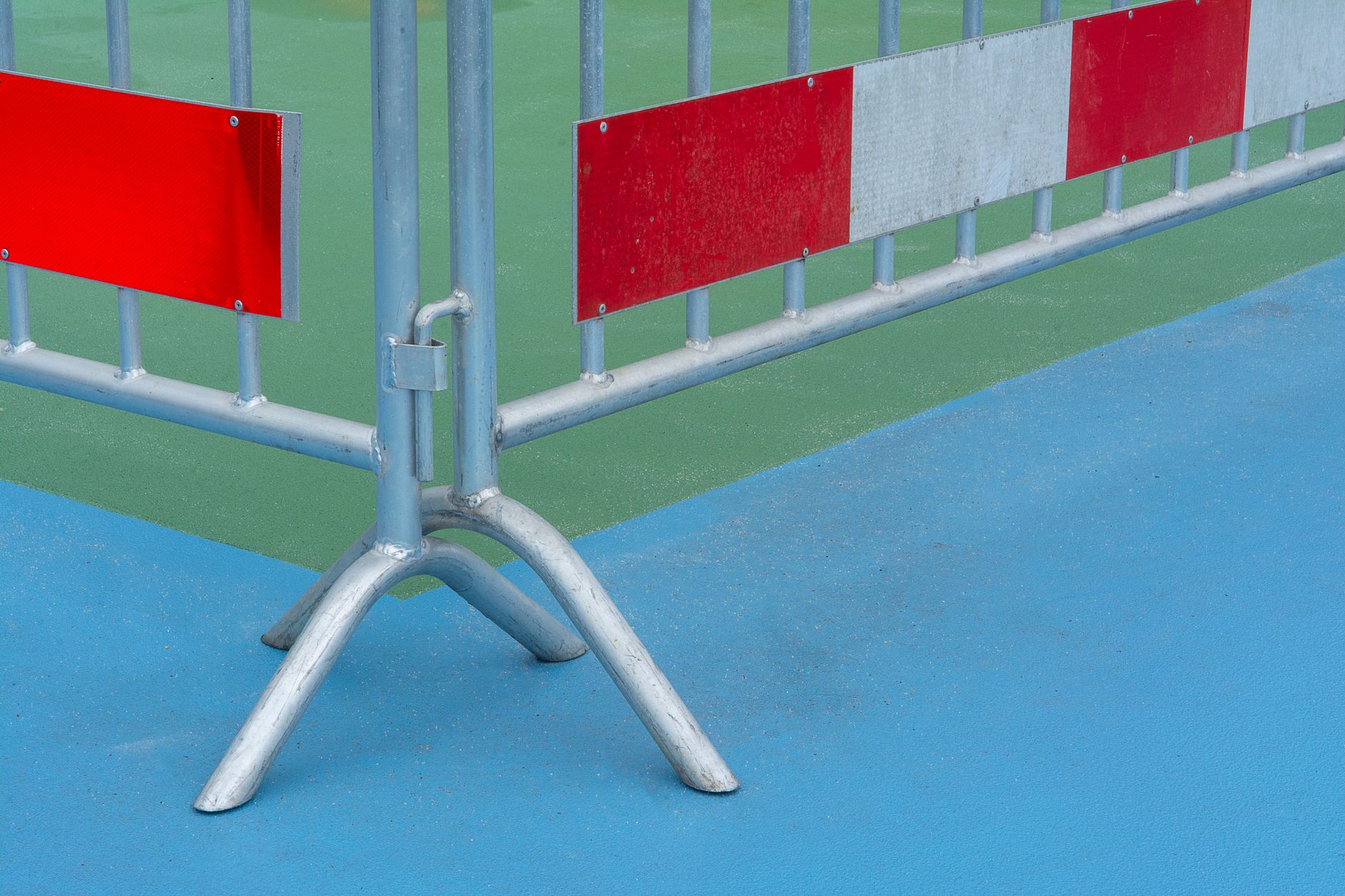 Quy trình lắp đặt barrier khu vui chơi tại TP.HCM