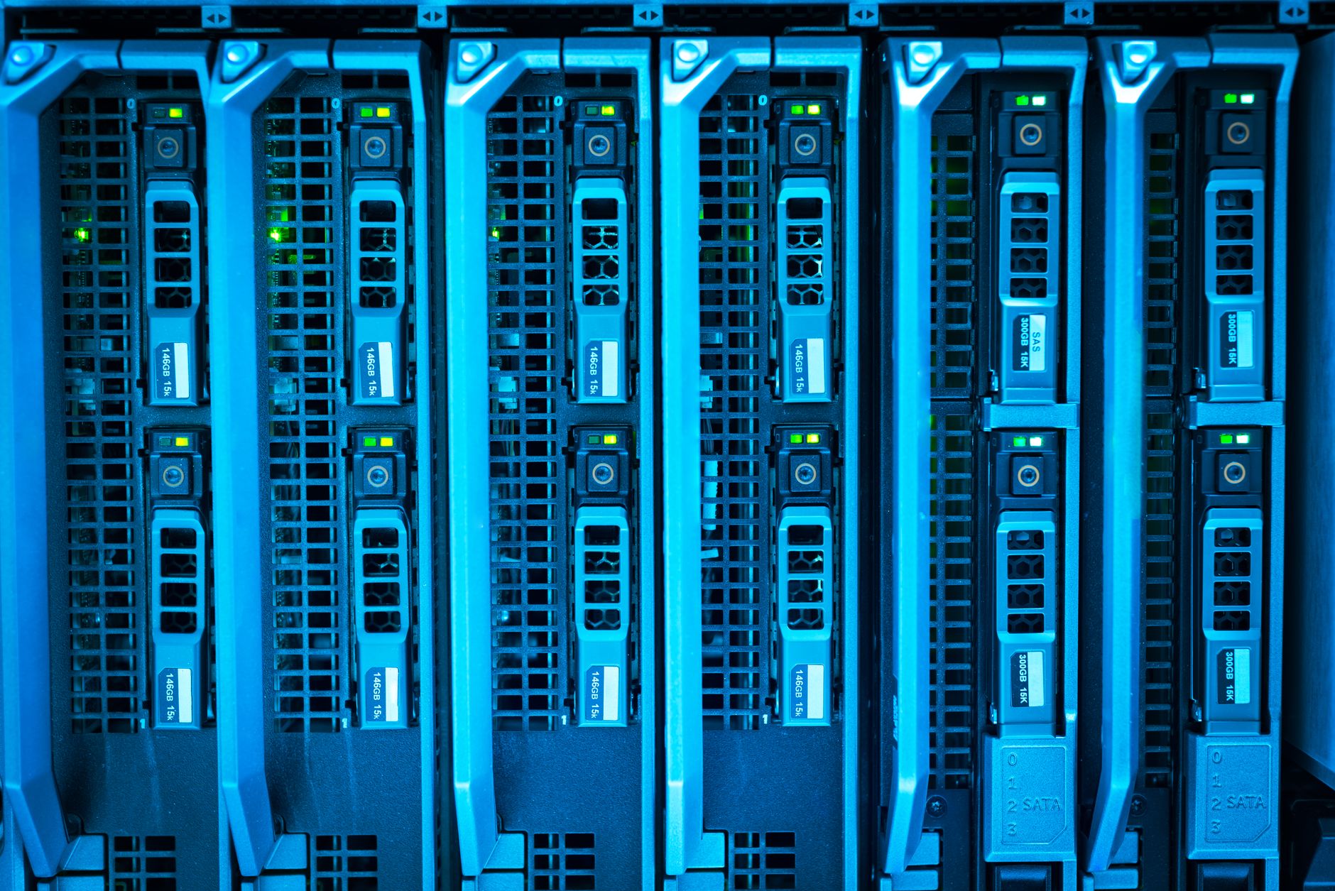 Lỗi 3: Không tính dự phòng cho server và lưu trữ