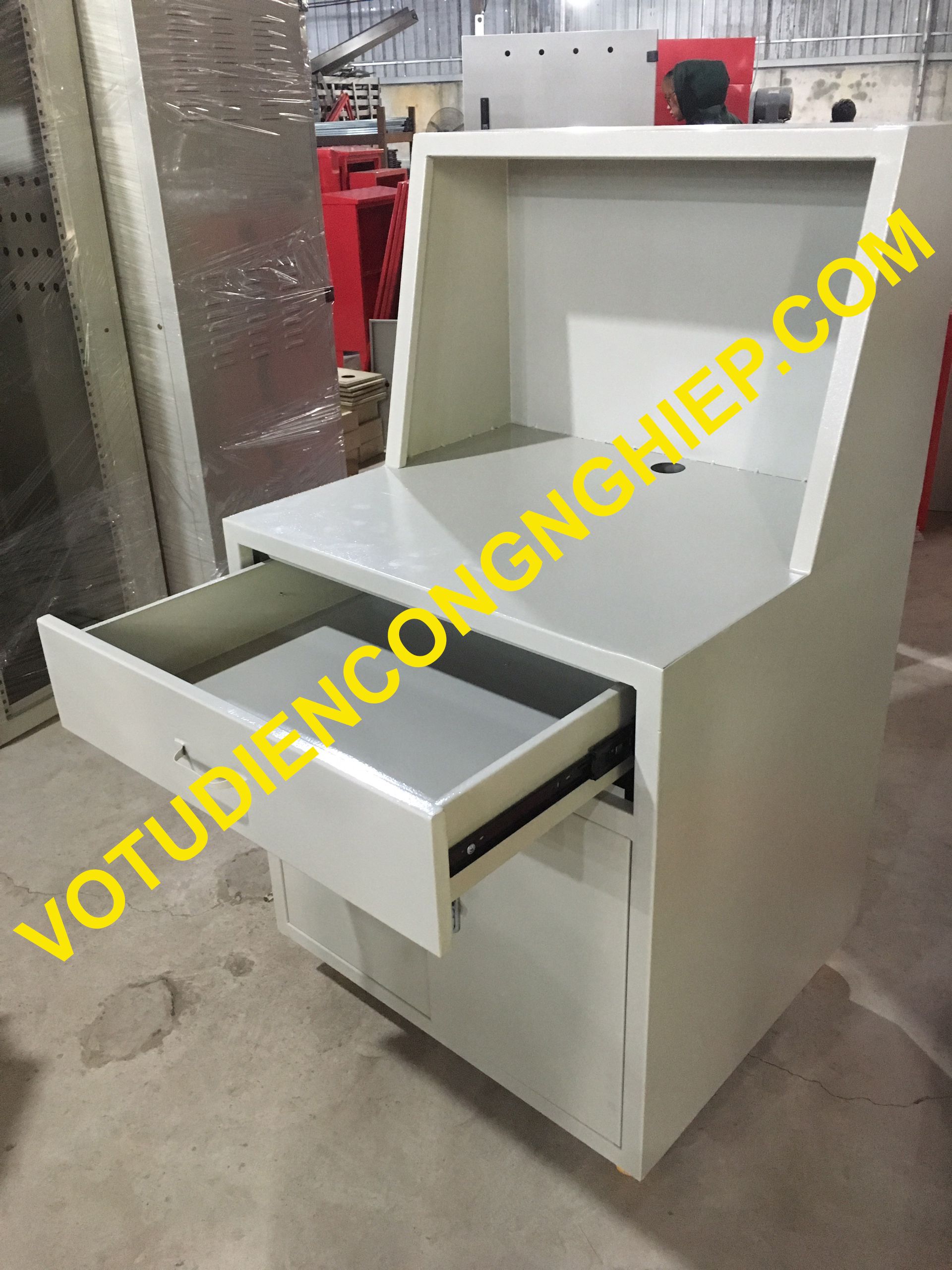 Vỏ Tủ Bàn Điều Khiển Bãi Giữ Xe 1100x700x600 Sơn Tĩnh Điện 2