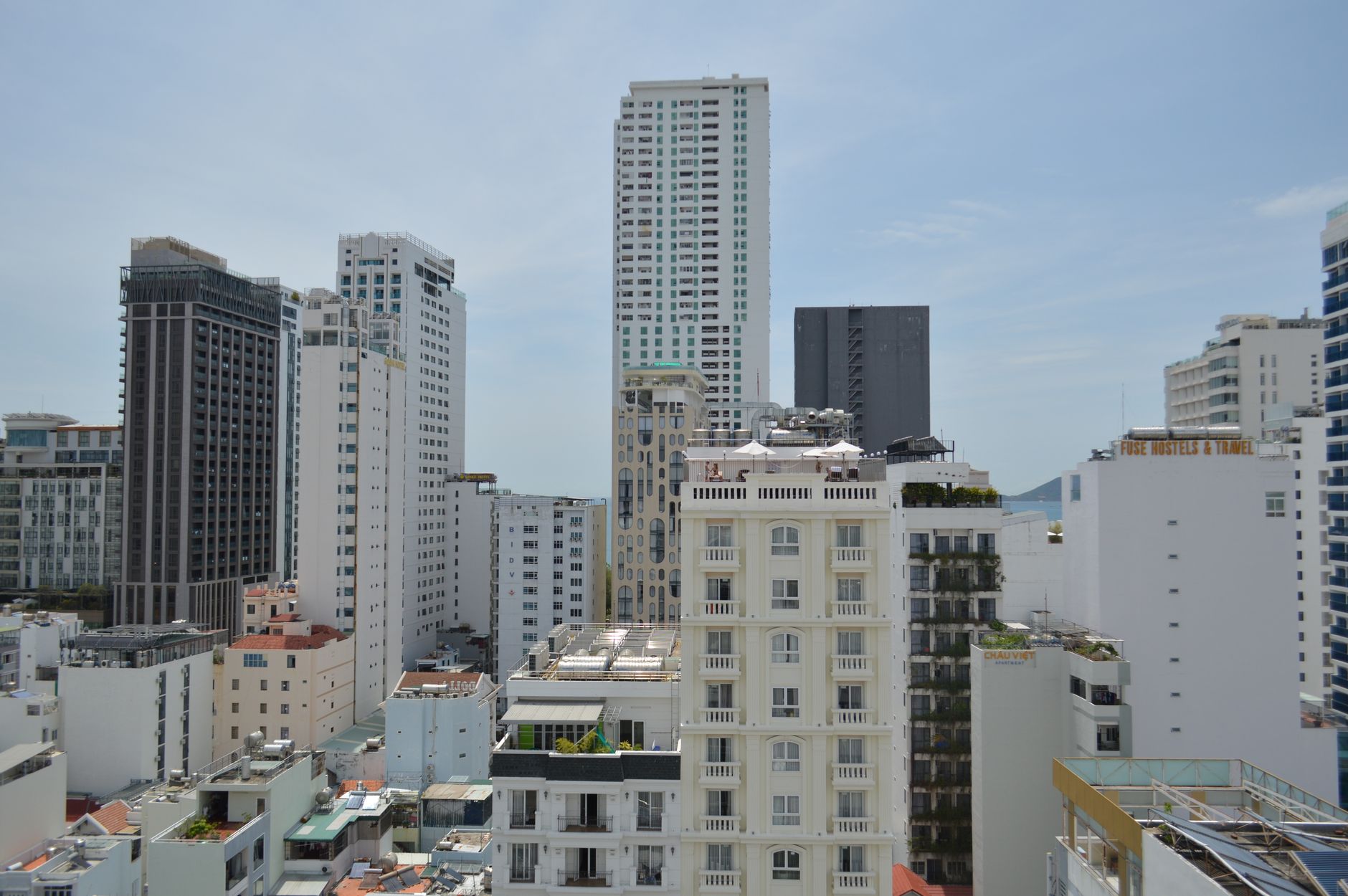 Siemens Desigo CC Compact — BMS cho tòa nhà 5,000-15,000m²