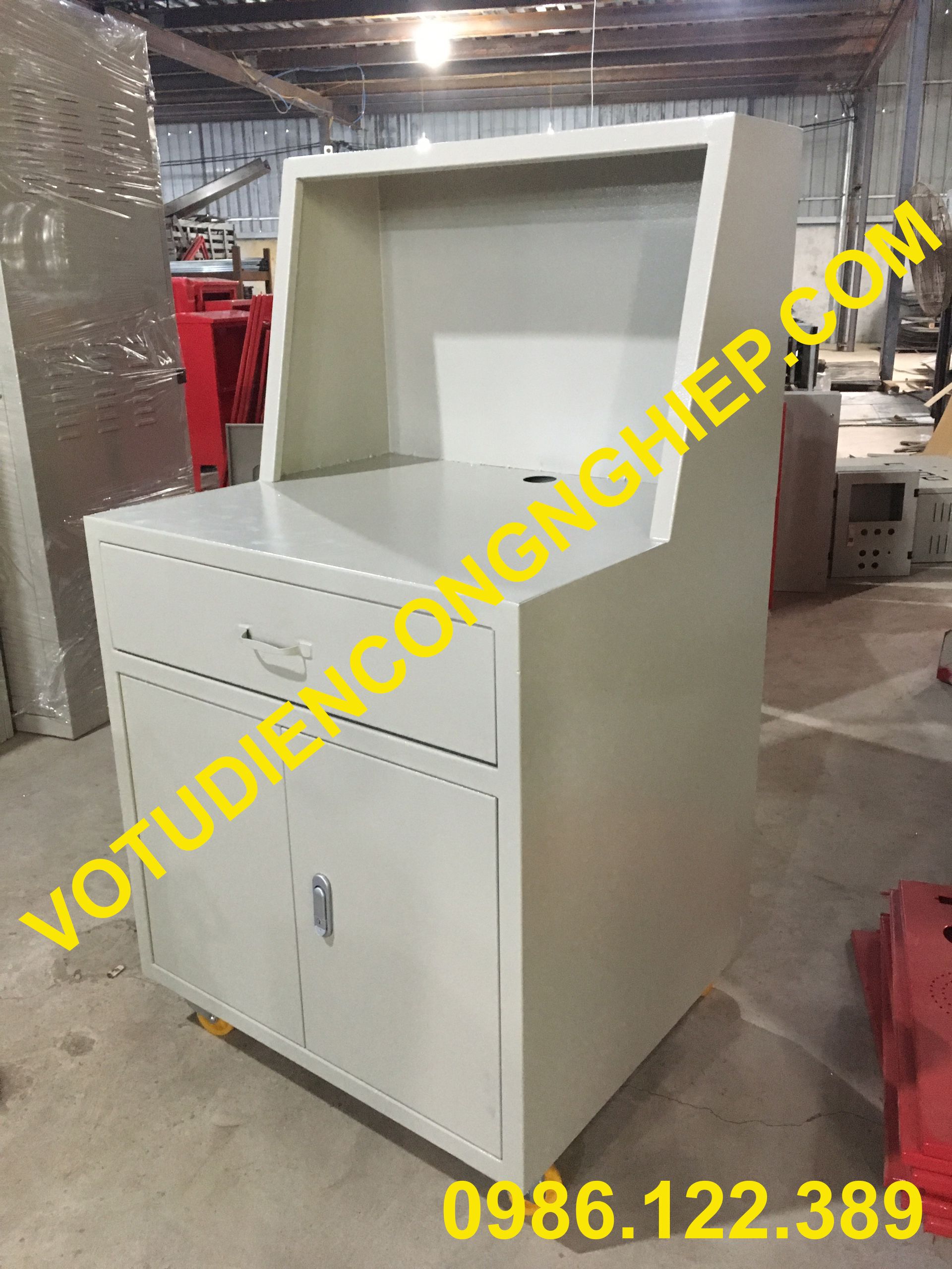 Vỏ Tủ Bàn Điều Khiển Bãi Giữ Xe 1100x700x600 Sơn Tĩnh Điện 3
