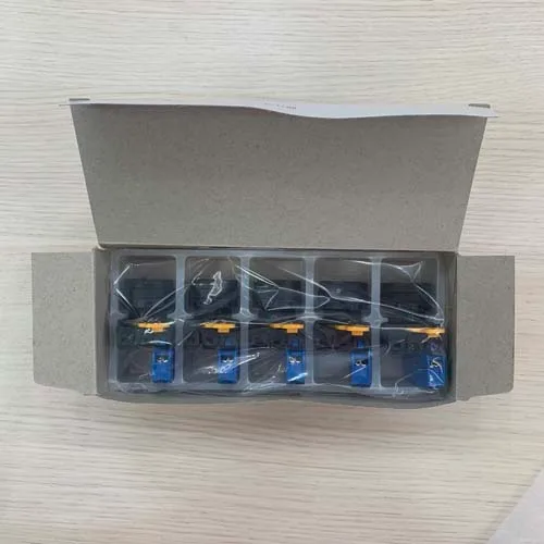 Nút nhấn nhả không đèn phi 22 Idec YW1B-M1E10Y Màu Vàng 1NO 4