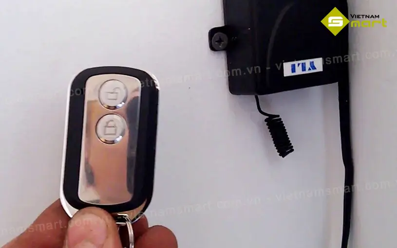 Tay điều khiển từ xa Yli WBK-400A