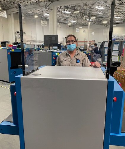 Tấm chắn an toàn cho máy quét X-Ray tại checkpoint