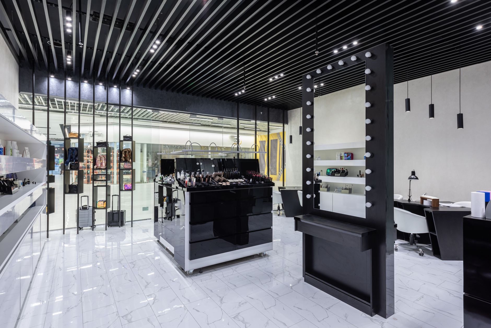 Case study: Shop mỹ phẩm Lá Me (Quận 3, TP.HCM)
