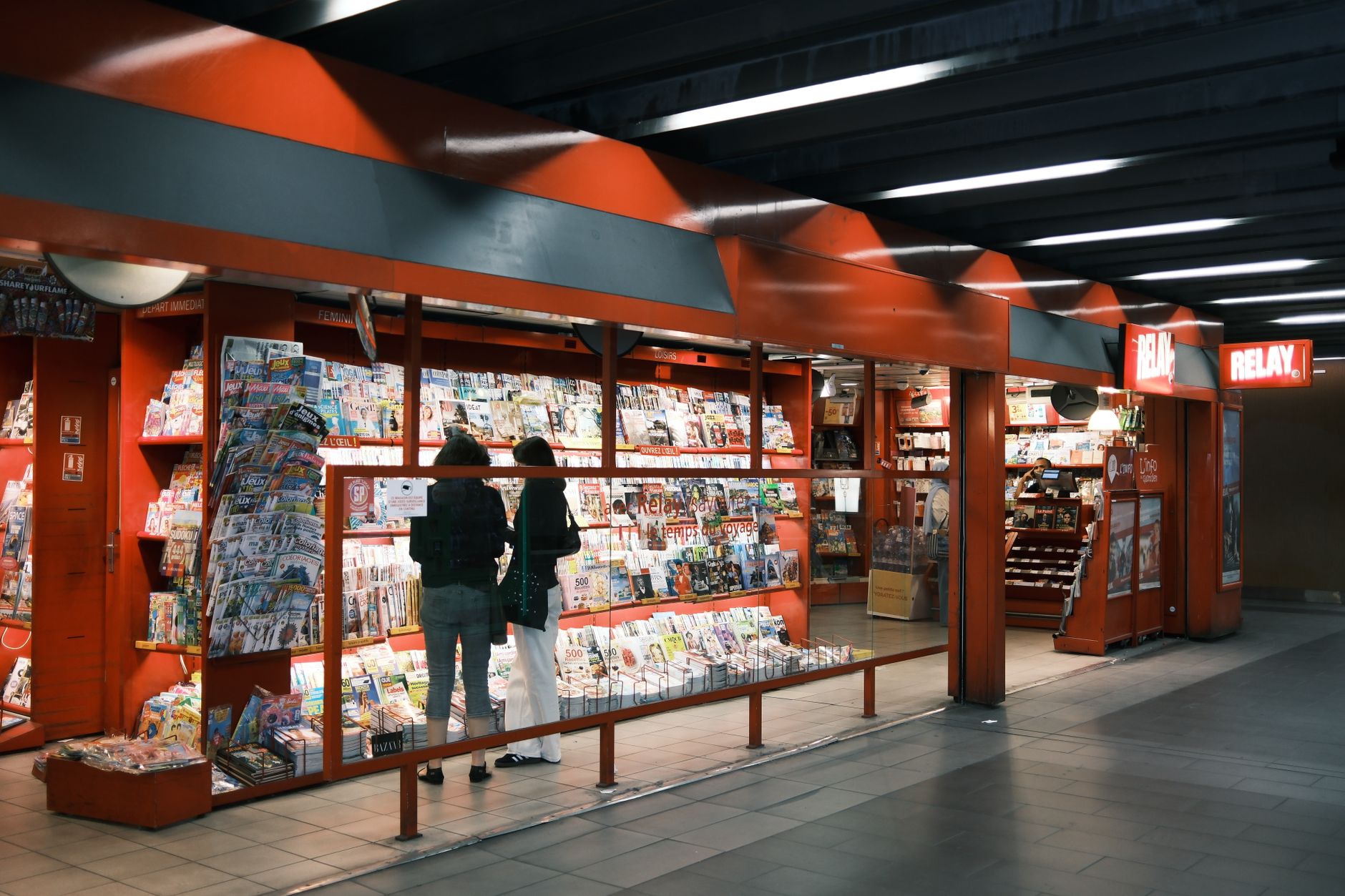 Vì sao sơ đồ điện tử trên kiosk thường xuyên bị lỗi thời?