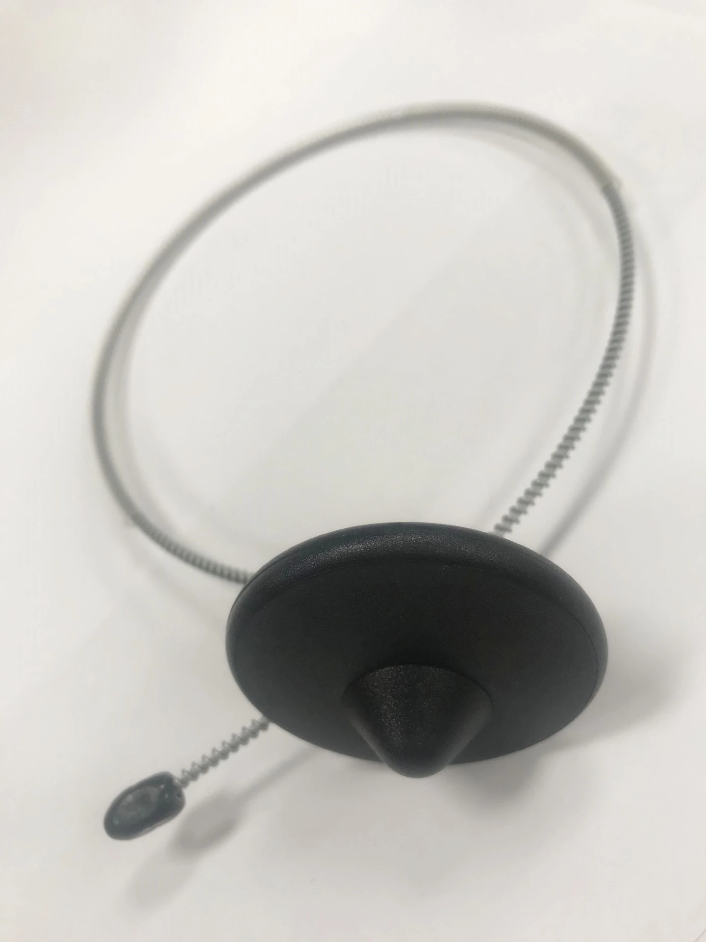 Thẻ bảo vệ cổ chai BT008 EAS RF Hard Tag 8.2MHz 6