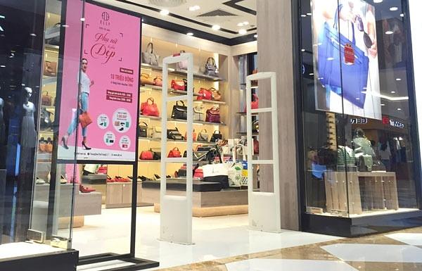 在岘港安装超市、商店防盗门，价格实惠——信誉可靠的越南Pos正品